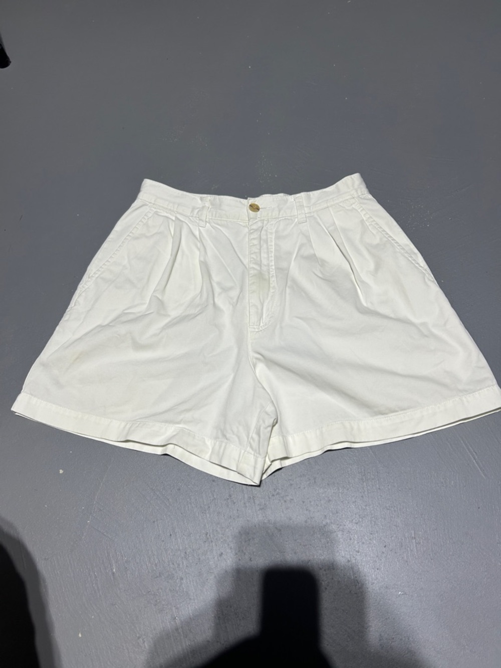 Field Gear White Shorts (Women’s Size 8P)